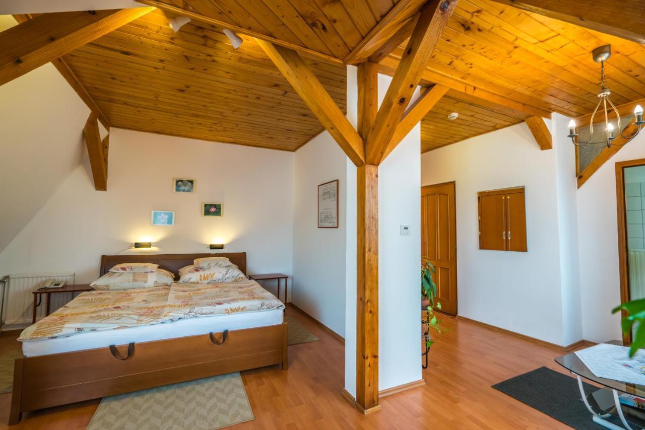 Szent Kristof Panzio Bed & Breakfast Estergon Dış mekan fotoğraf