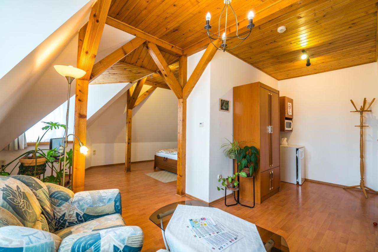 Szent Kristof Panzio Bed & Breakfast Estergon Dış mekan fotoğraf