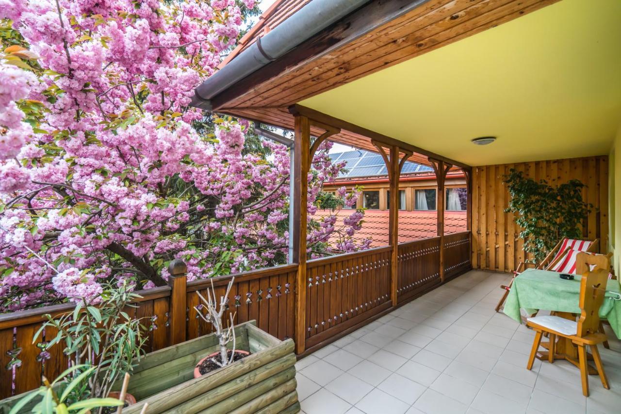 Szent Kristof Panzio Bed & Breakfast Estergon Dış mekan fotoğraf